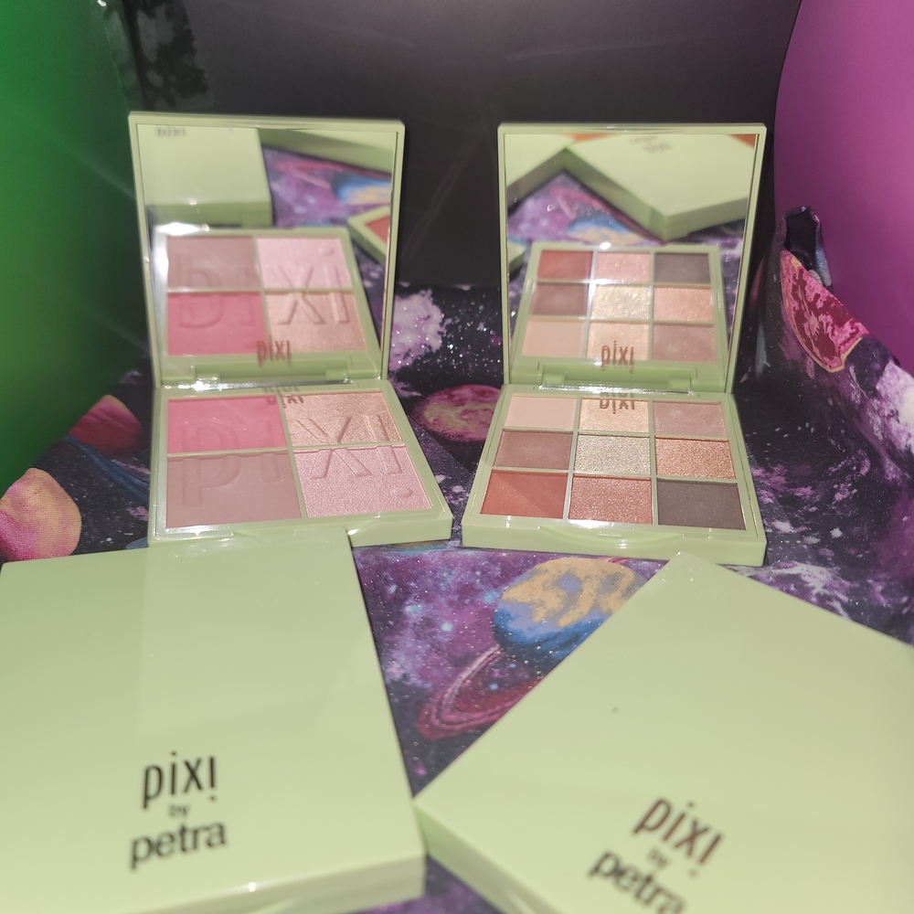 Pixi by Petra Makeup Compact - Eye Shadows, Blushes & Highlighters.